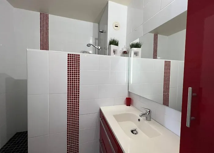 : T2 Lumineux Avec Terrasse Sud, Wifi & Parking - Fr-1-495-6 Lejlighed *